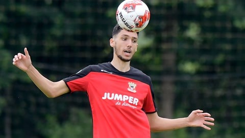 激烈的防守 激烈的防守