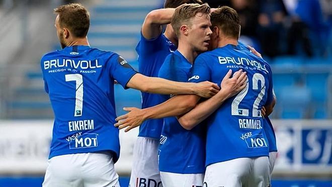 但後者憑藉 但後者憑藉